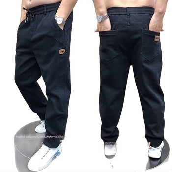 Ανδρικά τζιν από denim, άνετη γραμμή, μεσαία μέση, ίσια γραμμή ποδιού, λεπτομέρειες patchwork πλυμένα