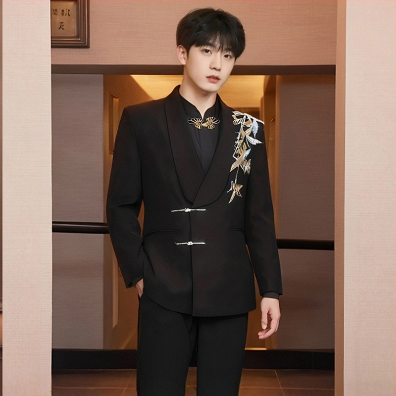 Γαμπρός σε κοστούμι γάμου Zhongshan — σακάκι με δύο κουμπιά, στενή γραμμή, ύφασμα πολυεστερική μίξη, πατσοφόρκ σχέδιο, για ανοιξιάτικους γάμους