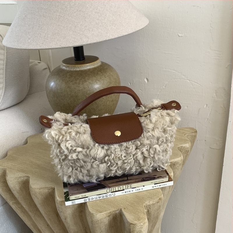 Γυναικεία crossbody τσάντα — Αστικός μινιμαλισμός, Υλικό PU, Σχήμα τύπου dumpling, Άνοιγμα με φερμουάρ, Εσωτερική επένδυση πολυεστέρα