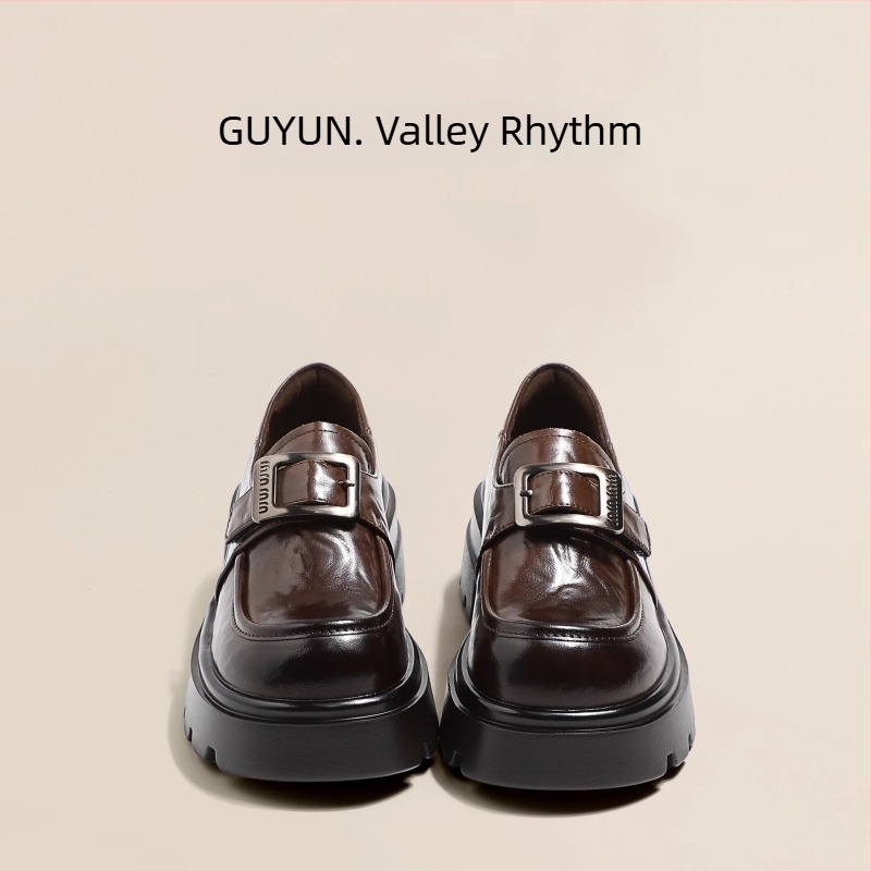 Γυναικείοι λοφέρς με πλατφόρμα – Βρετανικό στυλ, επάνω microfiber, στρογγυλή μύτη, παχύ τακούνι 3–5 εκ