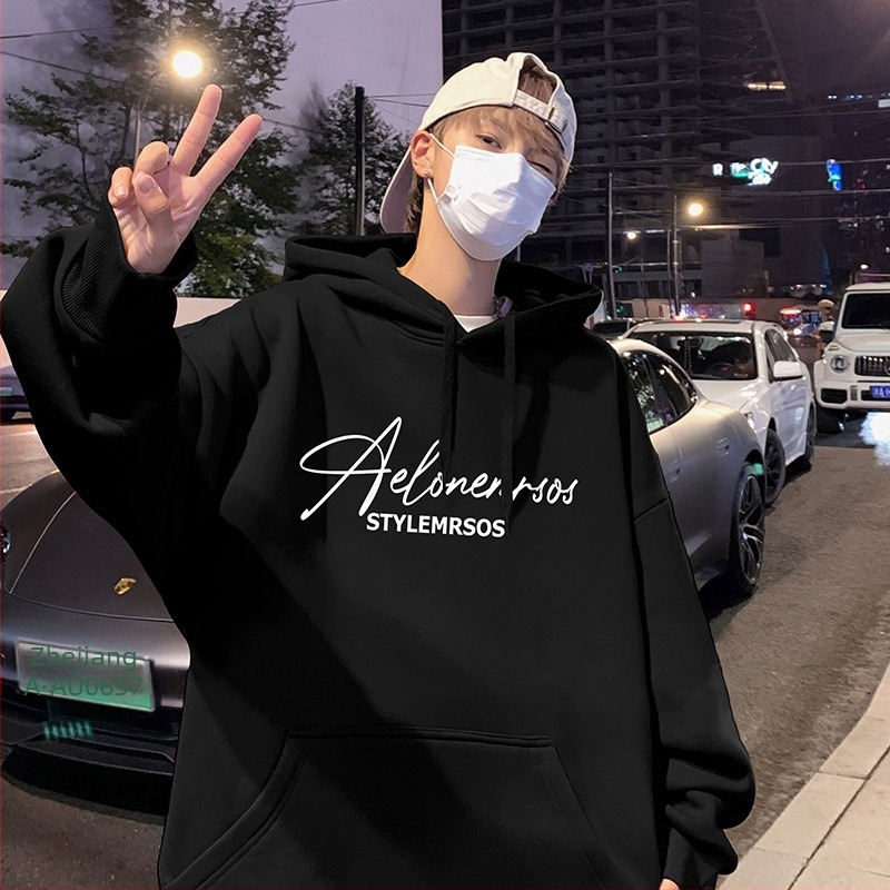 Ανδρικό hoodie με κουκούλα από μίγμα βαμβακιού-πολυεστέρα, φλις εσωτερικά, χαλαρή γραμμή, στρογγυλός λαιμός, τσέπες patch