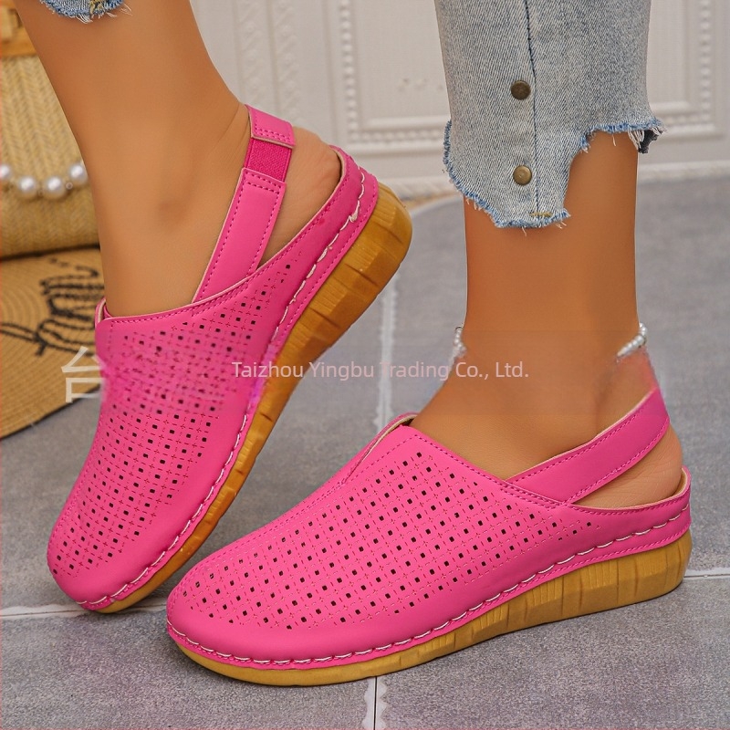 Σανδάλια με μία λουρίδα, παχιά PU σόλα, επάνω μέρος από συνθετικό δέρμα, κλείσιμο με κορδόνι στην μπροστινή πλευρά, χαλαρό στυλ