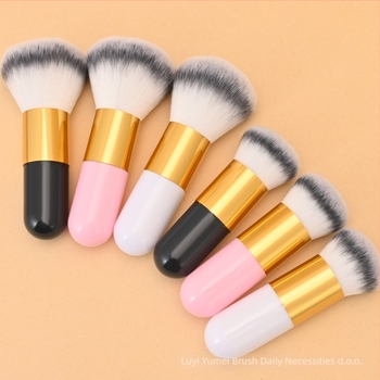 Četkica za puder s mekanim sintetičkim vlascima, prijenosna, 1 komad