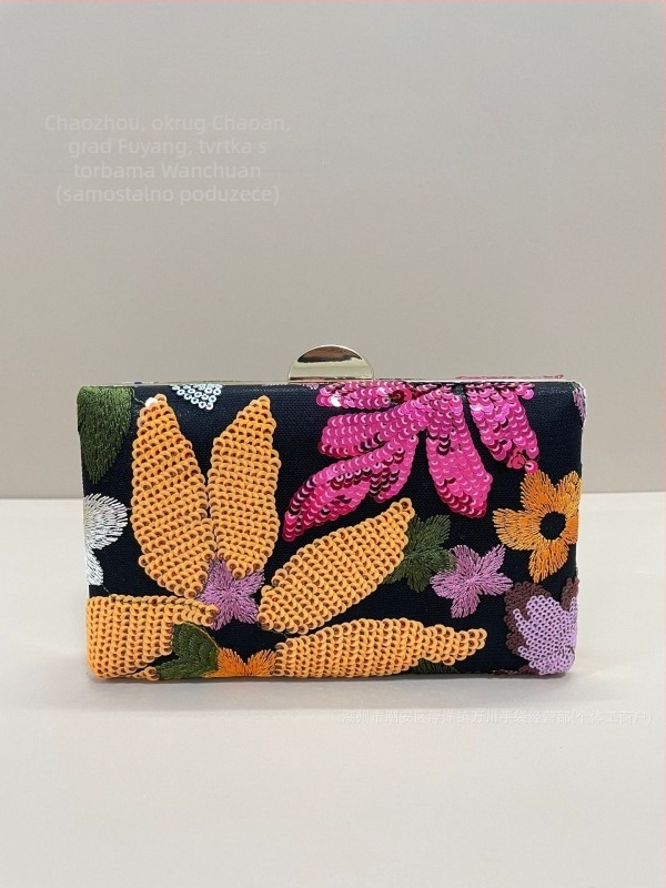 Baršunasta večernja torba s preklopom, vodoravni kvadratni oblik, zatvoren otvor, unutarnja pretinica, poliester podstava