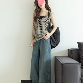 Ženski bezruk vest s mrežastim materijalom, U-izrez, standardna duljina; elastan ≤30% + drugi materijal 70–80%.