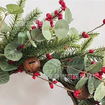 Božićni vijenac – viseća dekoracija, plastika Beiqi, za božićno drvce
