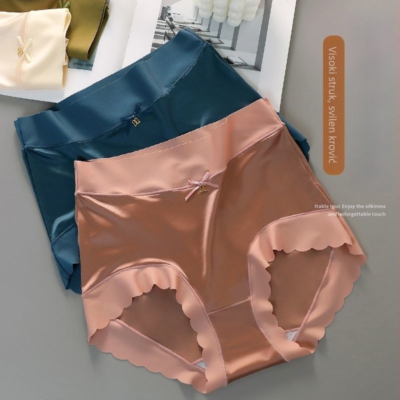Ženske gaćice s srednjim podiznim pojasom od najlona; ice-silk materijal; prozračne i antibakterijske; podstava Mulberry svile; glavni materijal 70–80% najlon; pleteni 51–60D.