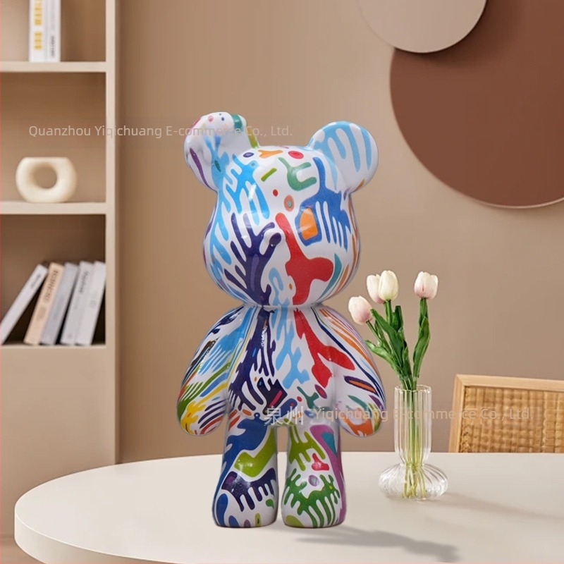 Medvjed od smole – ukras za dom, grafiti stil, životinjski motiv, moderan minimalistički stil, materijal: smola