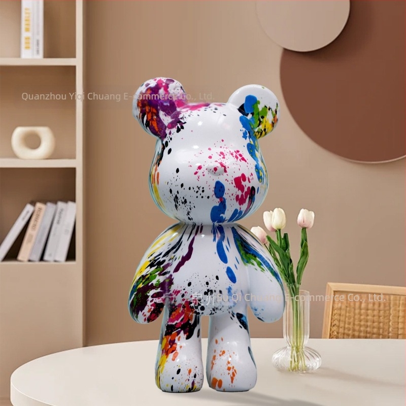 Medvjed od smole – ukras za dom, grafiti stil, životinjski motiv, moderan minimalistički stil, materijal: smola