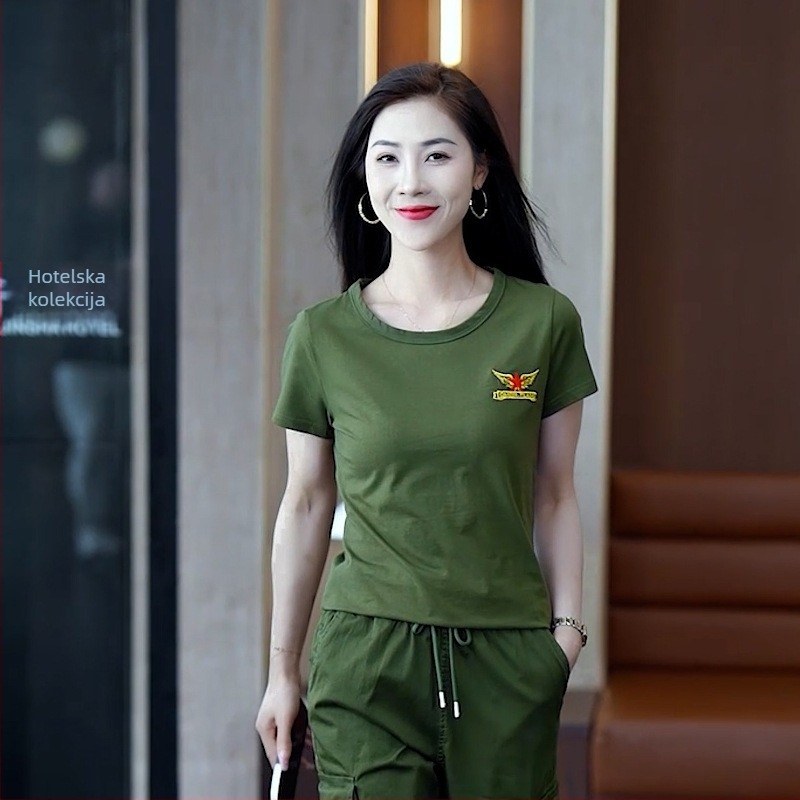 Ljetni dvodijelni kostim za ples u mornarskom stilu: top s kratkim rukavima i okruglim izrezom te hlače s elastičnim pojasom i manžetama