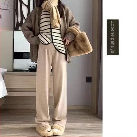 Pantalone za trudnice od chenille tkanine, udoban kroj, 3/4 duljina, kod proizvoda 657465794537