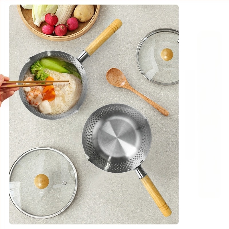 Nehrđajući čelični Snow Pan s drvenom ručkom u japanskom stilu, uzorak Hammered, neprijanjajući, jednodijelno dno, pogodan za opće štednjake