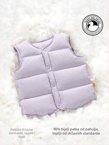 Dječji prsluk od perja za zimu, bez rukava; punjenje: 90% bijelog patkanog down; vanjska i podstava od najlona; srednja duljina, udoban slobodan kroj; za djecu od 1 do 3 godine.