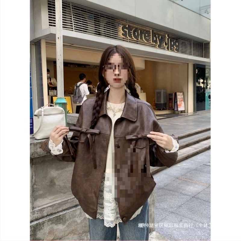 Damska jakna od umjetne kože - Ultra kratka duljina (≤40 cm), Polo ovratnik, Bez rukava, Proljeće 2025