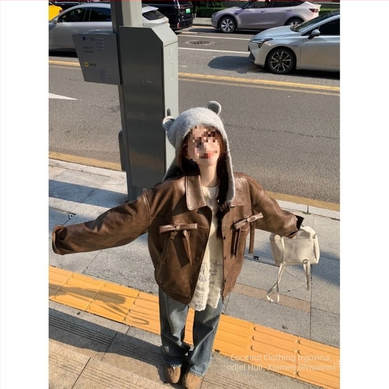 Damska jakna od umjetne kože - Ultra kratka duljina (≤40 cm), Polo ovratnik, Bez rukava, Proljeće 2025