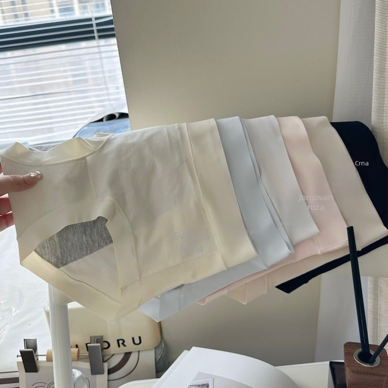 Ženske pamukaste gaćice sa srednjim strukom, 95% pamuk; podstava: viskoza 100%