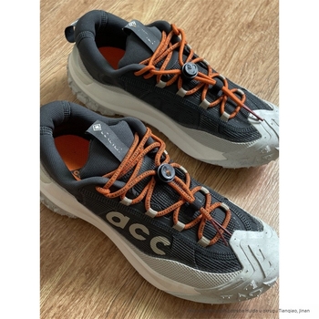 Planinarske cipele – gornji dio od mrežaste tkanine; protuklizna gumena potplat; gumeni srednji potplat; niskog kroja; visina pete 3-5 cm