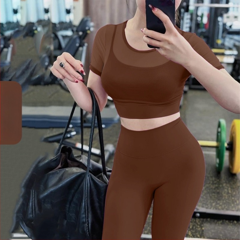 Joga set: Top s okruglim izrezom i mrežastom tkaninom, kratki rukavi, s umetkom za prsni koš, pulover stil, hlače – za jogu i fitness