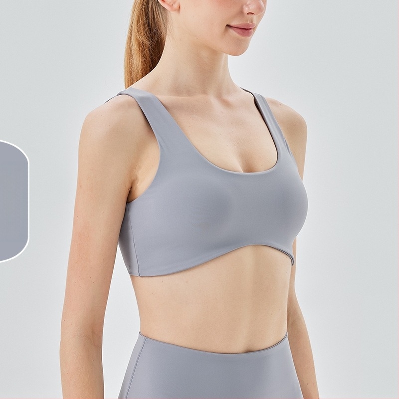 Sportski grudnjak; push-up i otpornost na udarce; 3/4 košarica; srednji oblik košarice; glavni materijal 75% najlon, podstava 25% spandex