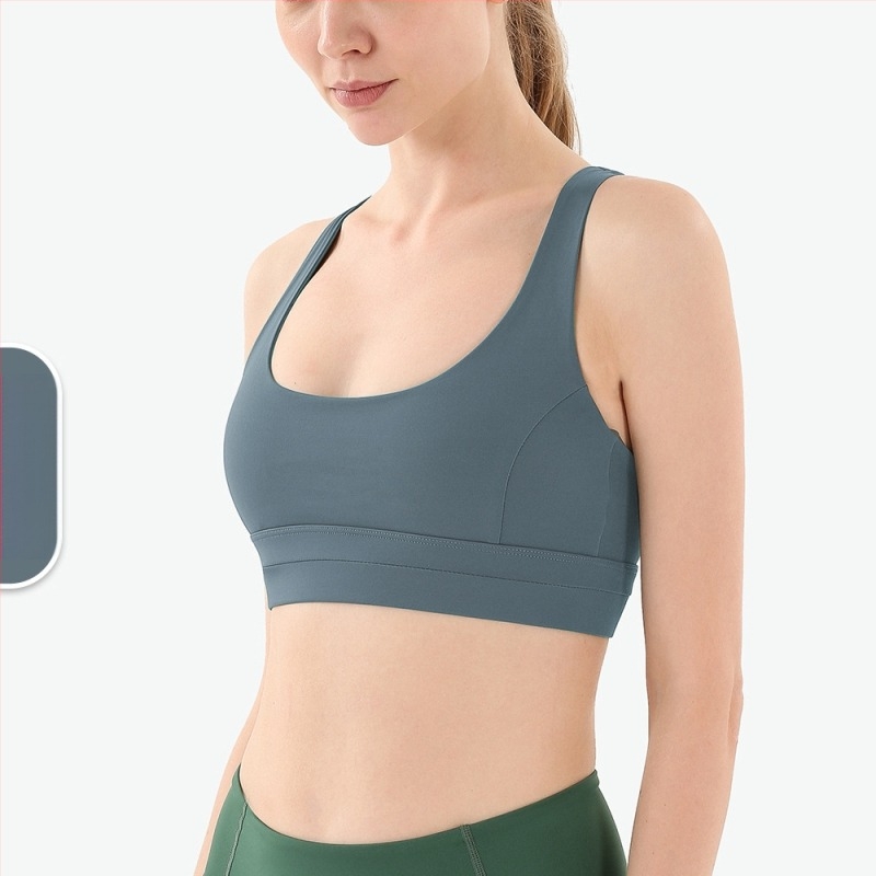 Sportski grudnjak; push-up i otpornost na udarce; 3/4 košarica; srednji oblik košarice; glavni materijal 75% najlon, podstava 25% spandex