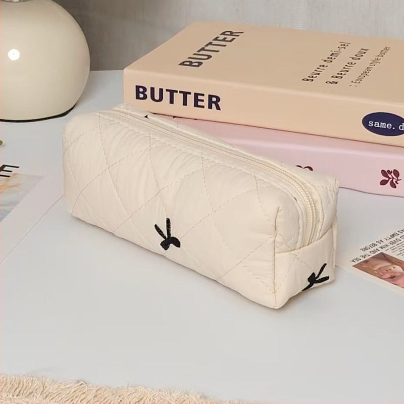 Prenosna torbica za make-up s velikim kapacitetom, mašna detalj, prešivena pamuk tkanina, podstava od poliestera, zatvaranje preklopnim poklopcem