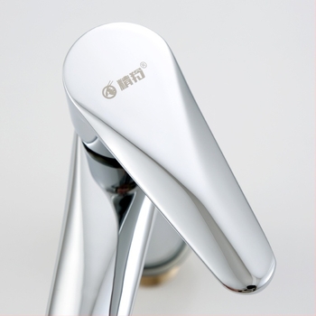 Kupaonski miješivač slavina (bakarno tijelo; topla i hladna voda; keramički kartridž; 0–100°C; 2,5 MPa)