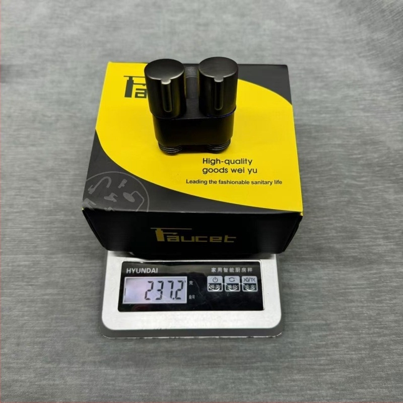 Set za WC s pištolom za pritisno ispiranje, unutarnji promjer 20 mm, zidna ugradnja, cinkov legura, 430 g