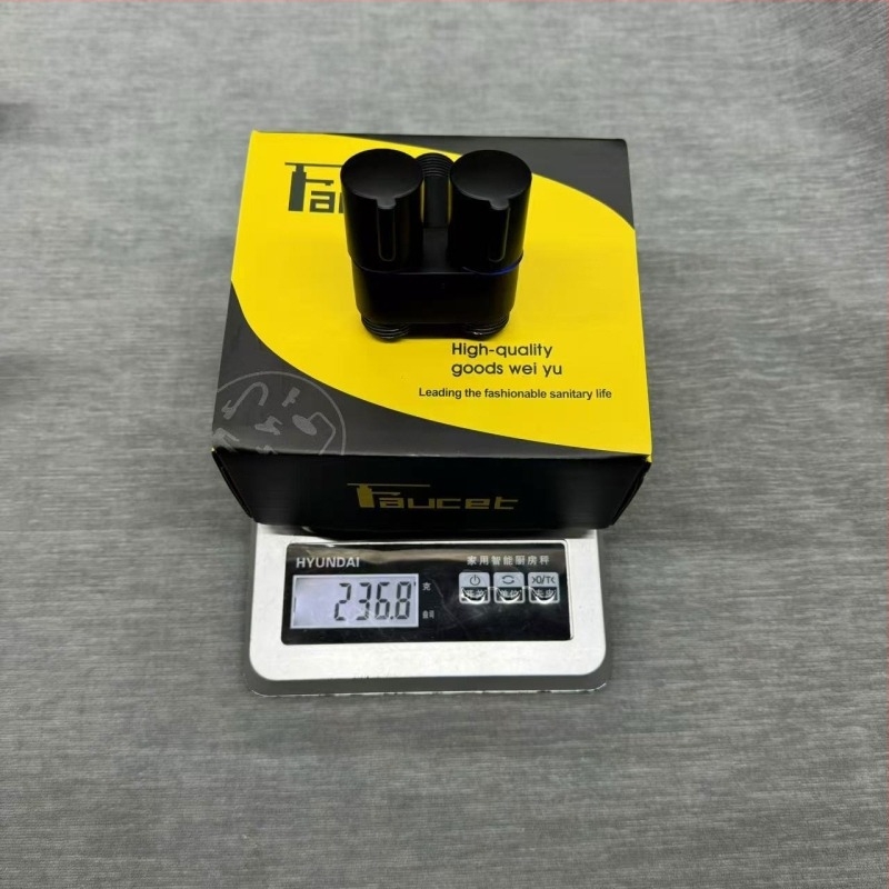 Set za WC s pištolom za pritisno ispiranje, unutarnji promjer 20 mm, zidna ugradnja, cinkov legura, 430 g