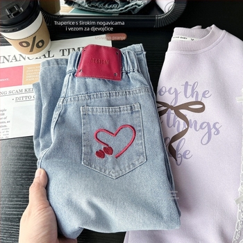 Pantalone za djevojčice u korejskom stilu, pamukaste traperice sa srčanim motivom, opuštena široka krojna, jesen 2025