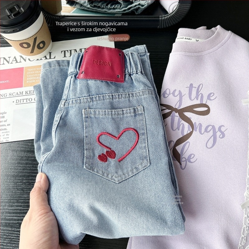 Pantalone za djevojčice u korejskom stilu, pamukaste traperice sa srčanim motivom, opuštena široka krojna, jesen 2025
