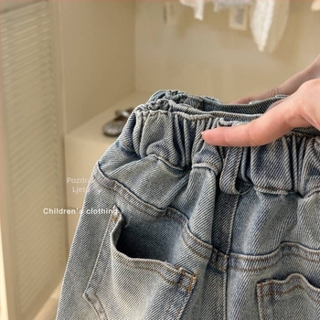 Dječji dvodijelni set u korejskom stilu: pleteni halter-top bez rukava i denim suknja s naramenicama, slova s šljokicama, ljeto 2024