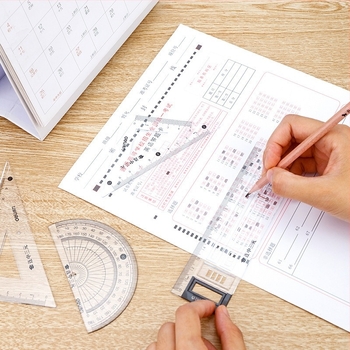 Deli 71961 Studenski ispit četverodijelni set: pravilo, kutnik, kutomjer, list odgovora, plastični