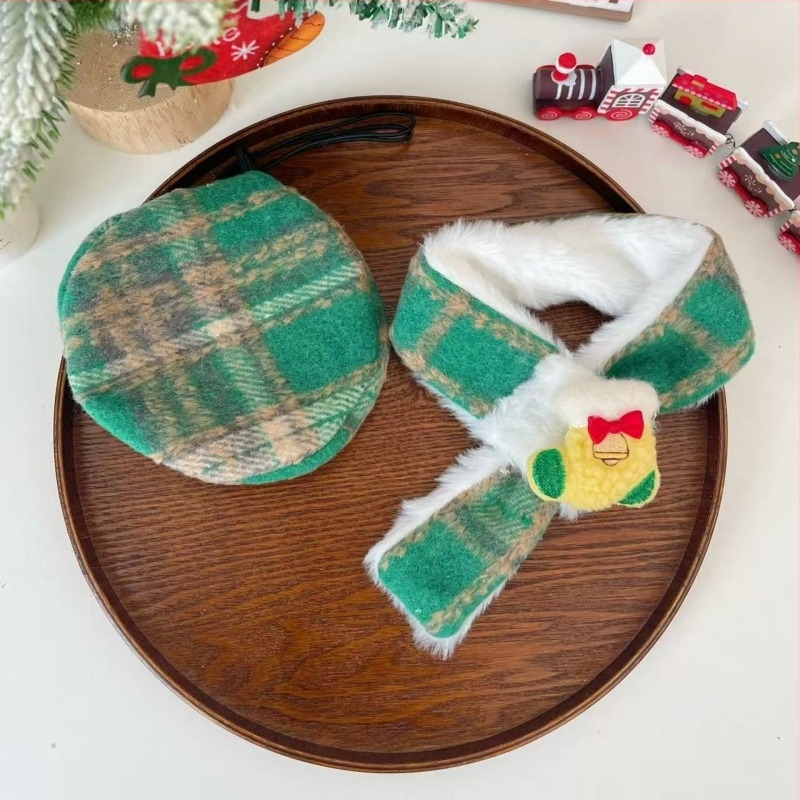 Božićni set za kućne ljubimce: šal za mačku i bereta s kariranim uzorkom, cartoon motiv, poliester, ručna izrada, univerzalno za sve kućne ljubimce, dodaci za šalove i kapice