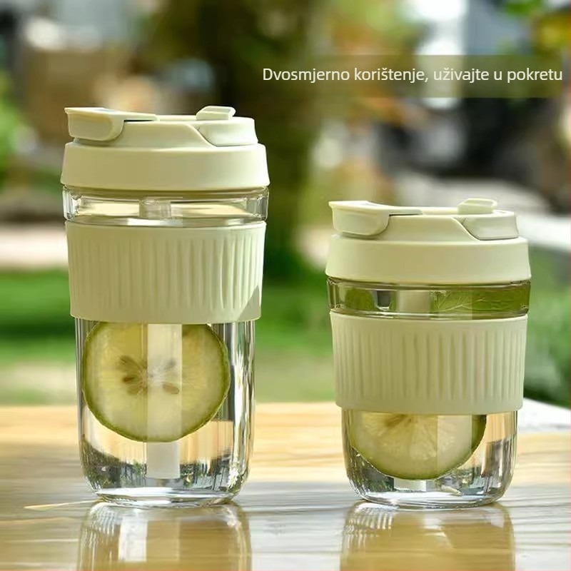 Staklena čaša otporna na visoke temperature, sa slamkom, ručno izrađena, s poklopcem; pogodno za ured, kavu i mlijeko.