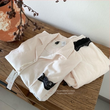 Pajama set Island Velvet, Francuske čipke, dugi rukavi, hlače