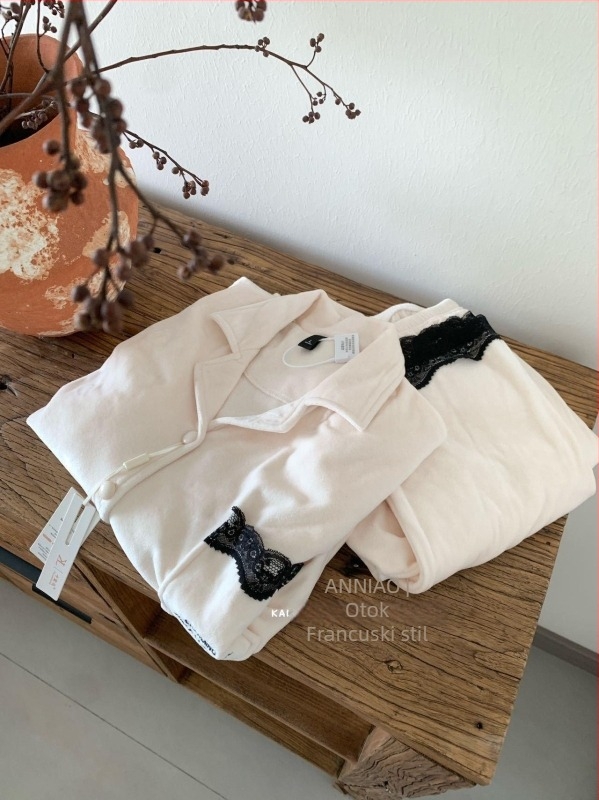 Pajama set Island Velvet, Francuske čipke, dugi rukavi, hlače