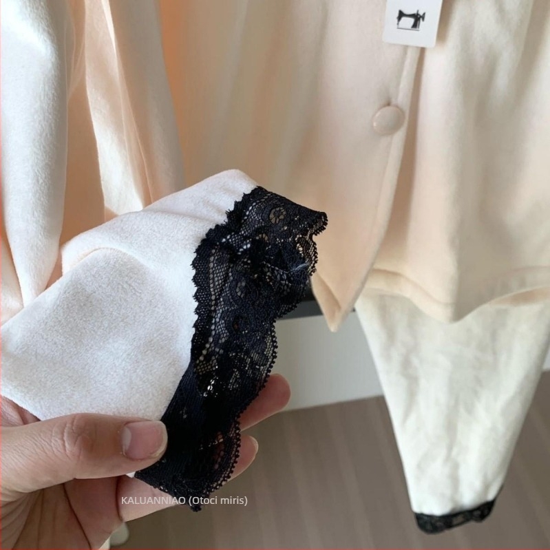 Pajama set Island Velvet, Francuske čipke, dugi rukavi, hlače