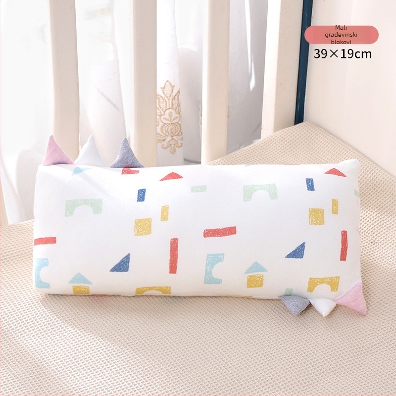Dječji jastuk, pravokutnog oblika, s vlaknima bambusa i pamukim jezgrom, niski profil 1–5 cm, crtani stil