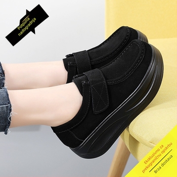 Rocking tenisice, retro stil, vamp materijal: teleća suede/velur, visina potpetice 3-5 cm, zatvaranje Velcro kopčom