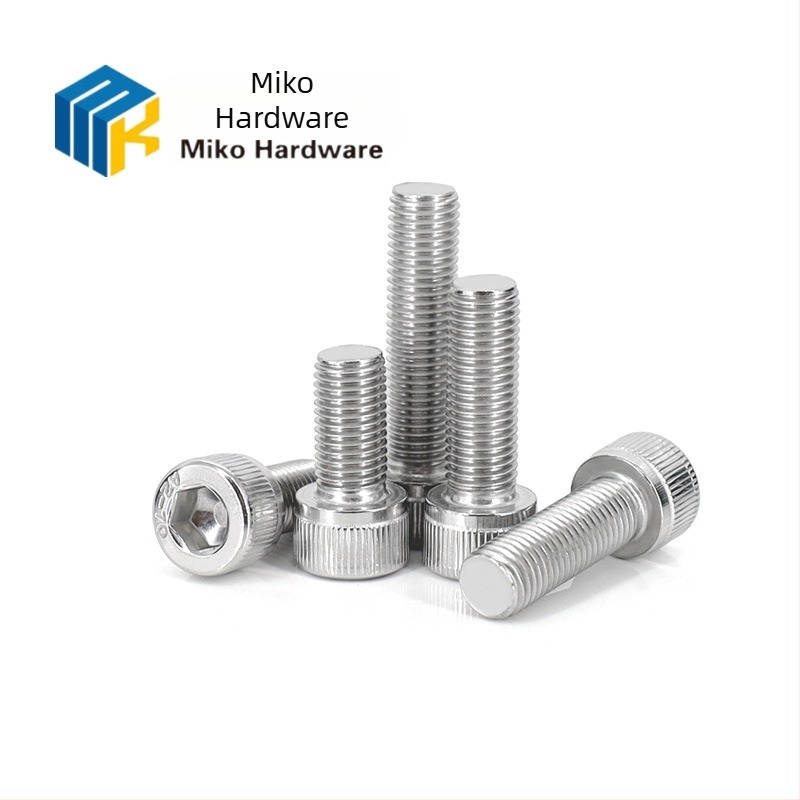 Vijak s šesterokutnom utičnicom i cilindričnom glavom DIN 912, nehrđajući čelik A4-70, bijeli završni sloj