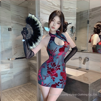 Kostim za ulogu u stilu Cheongsam sa prozirnim dijelovima i hulahopkama, poliester materijal