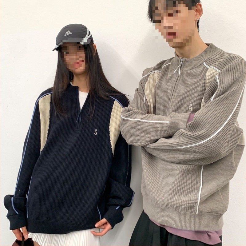 Muški pleteni džemper s kapuljačom u boji blokova, slobodan kroj, okrugli izrez, debela vuna 41–45%