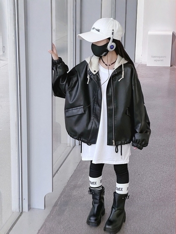 Dječja PU kožna jakna u korejskom stilu s odvojivom kapuljom i zatvaranjem na zip