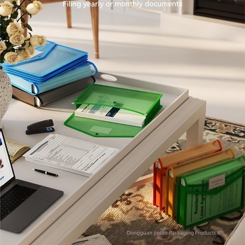 Műanyag átlátszó dokumentumtáska csattos zárással, osztó nélkül, nagy kapacitású (Műanyag; Átlátszó; Csattos zárás; Osztó nélkül; Nagy kapacitás)