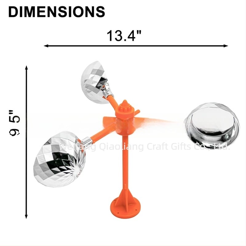 Madárriasztó készülék napelemes és szélenergiás üzemeléssel, ABS tokozás, hang- és fényriasztó funkciókkal, gyümölcsösökhöz, halastavakhoz és mezőgazdasági területekhez.