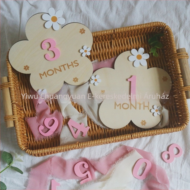 Fából készült Bébi Milestone Kártyák Újszülötteknek cserélhető számokkal és DIY virágokkal (Anyag: Boxwood; Kategória: Díszek; Cserélhető számok; DIY virágok)