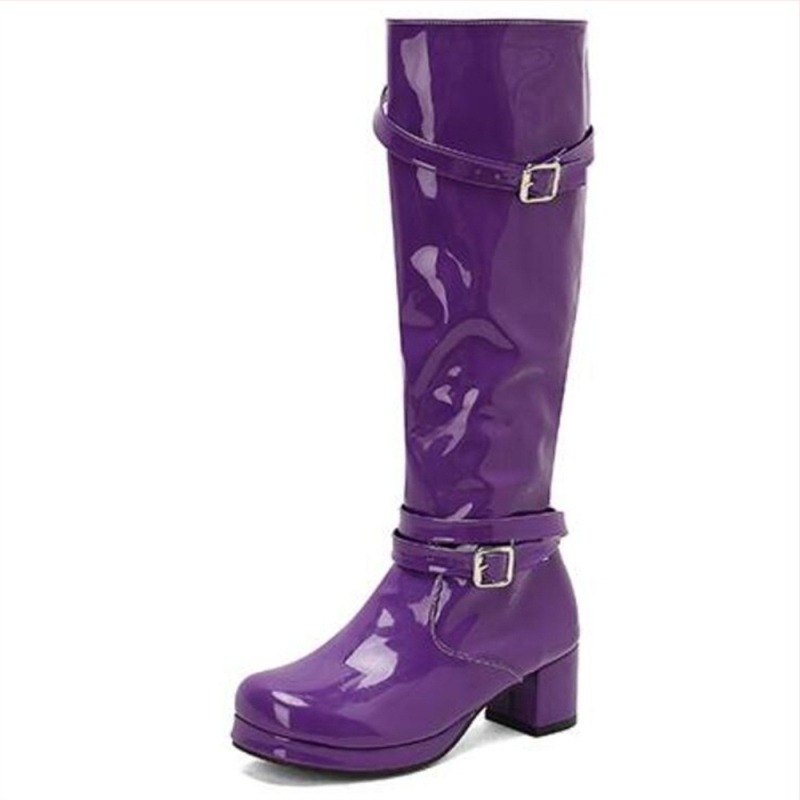 Uniszex divatcsizma lakkozott bőrfelsővel, kerek orrú, gumírozott talp, vastag sarok, oldalsó cipzár