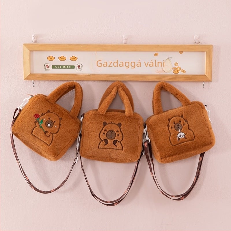 Capybara plüss váll táska, crossbody stílus, rövid plüss, PP pamut töltet, OEM logó