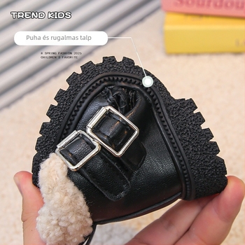 Gyerek téli bakancs fleece béléssel (Felsőrész: Mesterséges bőr; Talp: Gumi; Zárás: Velcro; Szár: Alacsony; Talpbetét: PU)