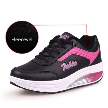 Női meleg otthoni cipő plüss béléssel, kényelmes rock stílusú, felső rész műbőr, EVA talp, PU belső talp, sarok 3–5 cm